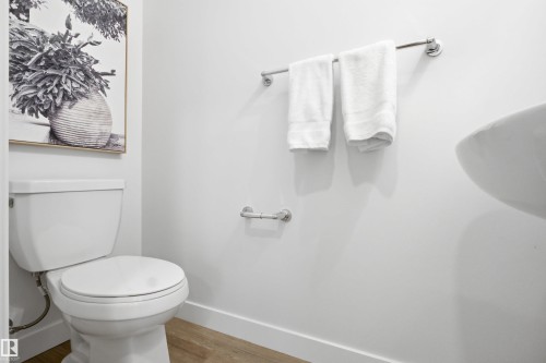 3707 Erlanger Drive, Edmonton, AB - Indoor Photo Showing Bathroom