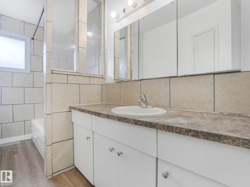 12722/24 83 Street, Edmonton, AB - Indoor Photo Showing Bathroom