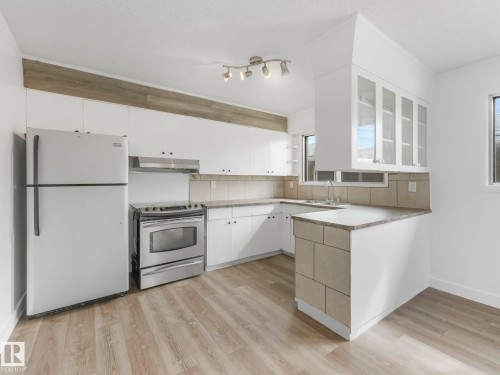 12722/24 83 Street, Edmonton, AB - Indoor Photo Showing Kitchen