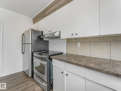 12722/24 83 Street, Edmonton, AB - Indoor Photo Showing Kitchen