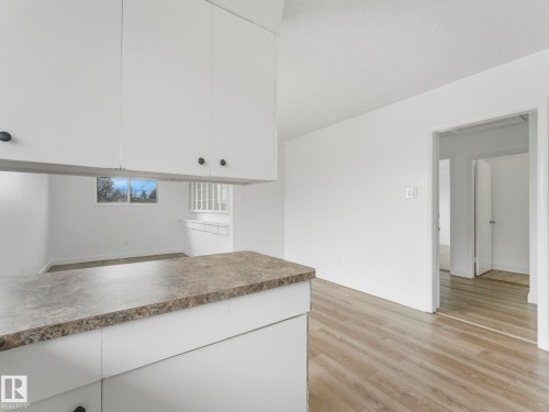 12722/24 83 Street, Edmonton, AB - Indoor Photo Showing Kitchen