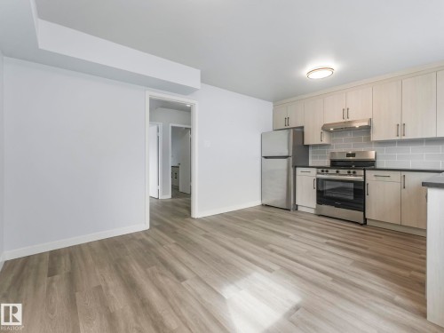 12722/24 83 Street, Edmonton, AB - Indoor Photo Showing Kitchen