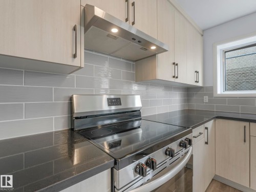 12722/24 83 Street, Edmonton, AB - Indoor Photo Showing Kitchen