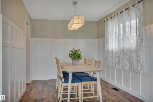 10435 39A Avenue, Edmonton, AB - Indoor Photo Showing Dining Room