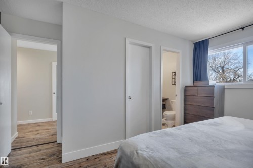 10435 39A Avenue, Edmonton, AB - Indoor Photo Showing Bedroom