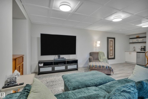 10435 39A Avenue, Edmonton, AB - Indoor