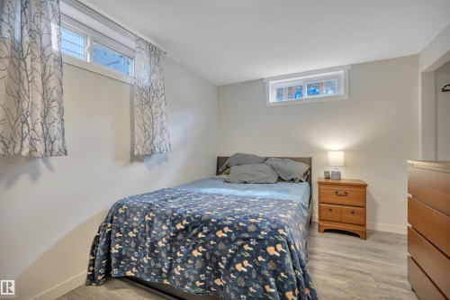 10435 39A Avenue, Edmonton, AB - Indoor Photo Showing Bedroom