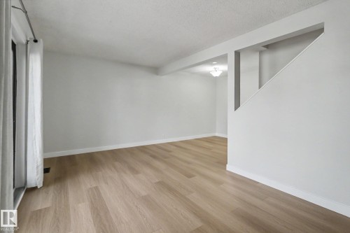 5428 146 Avenue, Edmonton, AB - Indoor Photo Showing Other Room
