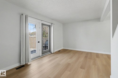 5428 146 Avenue, Edmonton, AB - Indoor Photo Showing Other Room