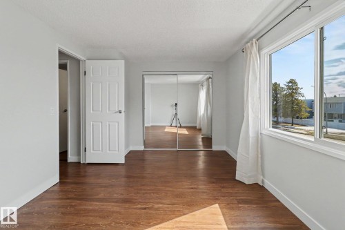 5428 146 Avenue, Edmonton, AB - Indoor Photo Showing Other Room