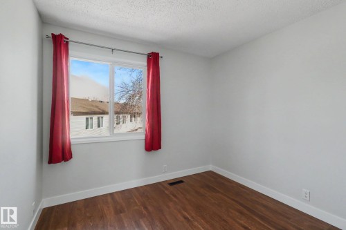 5428 146 Avenue, Edmonton, AB - Indoor Photo Showing Other Room
