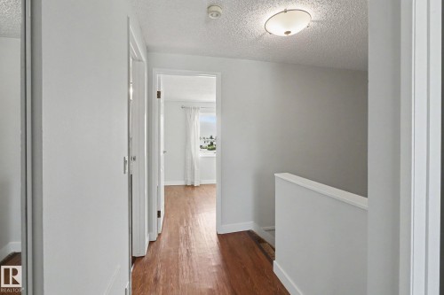 5428 146 Avenue, Edmonton, AB - Indoor Photo Showing Other Room