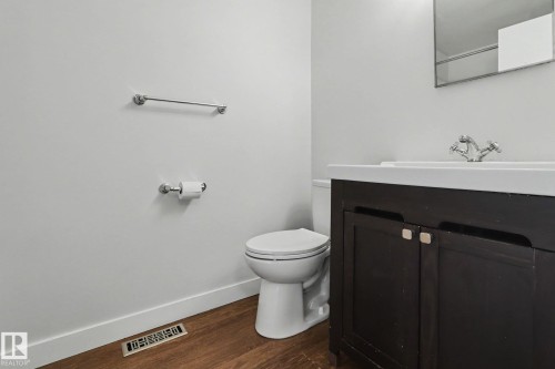 5428 146 Avenue, Edmonton, AB - Indoor Photo Showing Bathroom