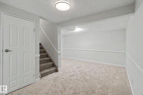 5428 146 Avenue, Edmonton, AB - Indoor Photo Showing Other Room