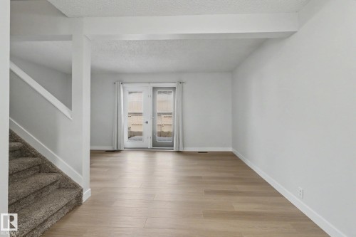 5428 146 Avenue, Edmonton, AB - Indoor Photo Showing Other Room