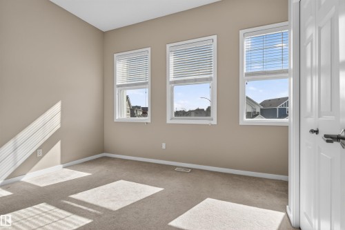 389 Simmonds Way, Leduc, AB - Indoor Photo Showing Other Room