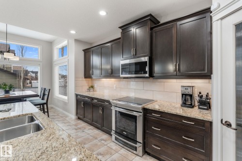 2 Longview Point(E), Spruce Grove, AB - Indoor Photo Showing Kitchen With Double Sink With Upgraded Kitchen