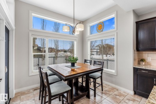 2 Longview Point(E), Spruce Grove, AB - Indoor Photo Showing Dining Room