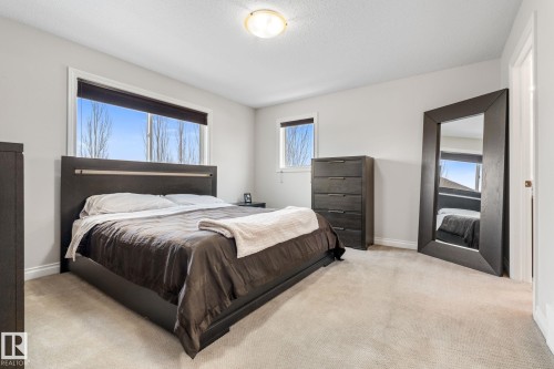 2 Longview Point(E), Spruce Grove, AB - Indoor Photo Showing Bedroom