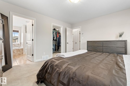 2 Longview Point(E), Spruce Grove, AB - Indoor Photo Showing Bedroom