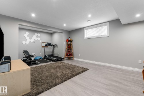 2 Longview Point(E), Spruce Grove, AB - Indoor Photo Showing Other Room