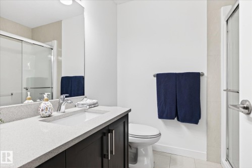 9844 80 Avenue, Edmonton, AB - Indoor Photo Showing Bathroom