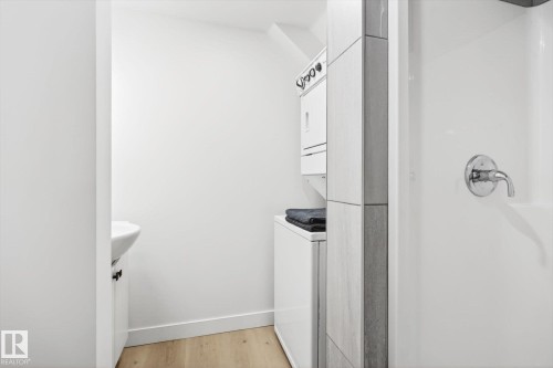 9844 80 Avenue, Edmonton, AB - Indoor