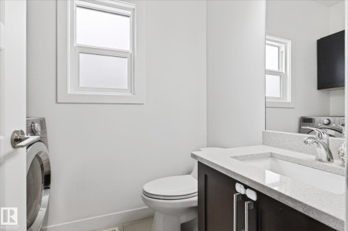 9844 80 Avenue, Edmonton, AB - Indoor Photo Showing Bathroom