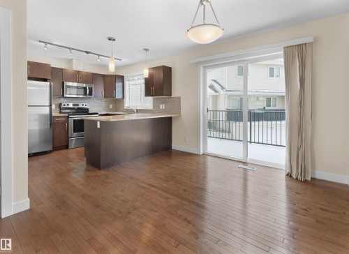 5908 Mullen Way, Edmonton, AB - Indoor Photo Showing Kitchen With Upgraded Kitchen
