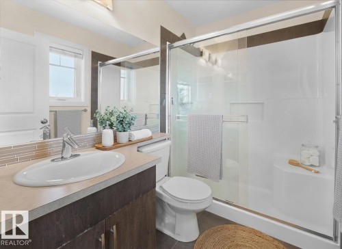 5908 Mullen Way, Edmonton, AB - Indoor Photo Showing Bathroom
