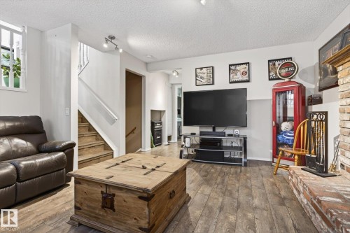 17 Lepine Place, St. Albert, AB - Indoor Photo Showing Living Room