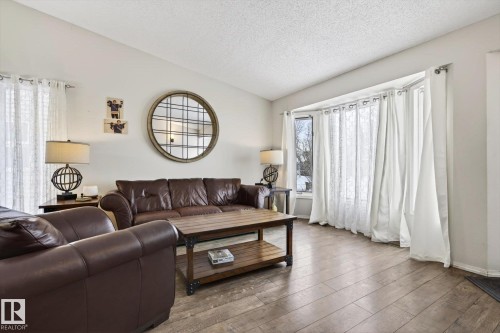 17 Lepine Place, St. Albert, AB - Indoor Photo Showing Living Room