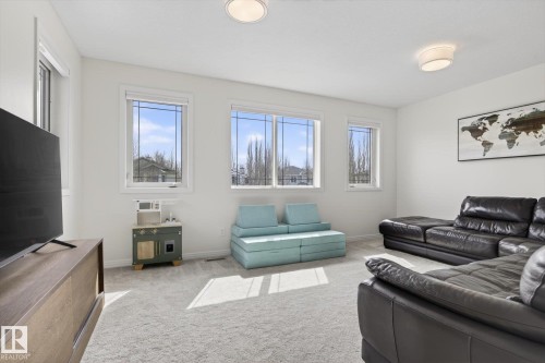 7 Escada Close, St. Albert, AB - Indoor Photo Showing Living Room