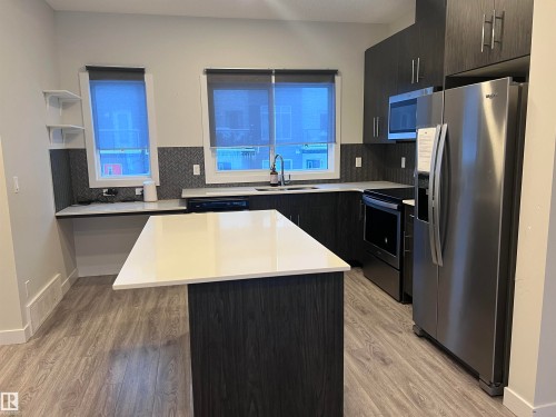 90 804 Welsh Drive, Edmonton, AB - Indoor Photo Showing Kitchen With Double Sink With Upgraded Kitchen