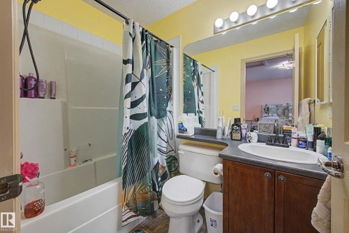92 13825 155 Avenue, Edmonton, AB - Indoor Photo Showing Bathroom