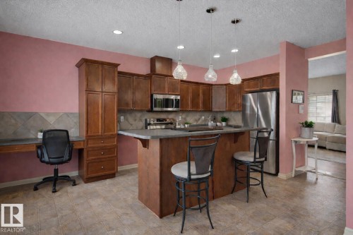 92 13825 155 Avenue, Edmonton, AB - Indoor Photo Showing Kitchen With Stainless Steel Kitchen
