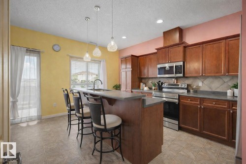 92 13825 155 Avenue, Edmonton, AB - Indoor Photo Showing Kitchen With Stainless Steel Kitchen