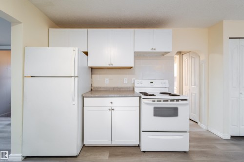 11912 77 Street, Edmonton, AB - Indoor Photo Showing Kitchen