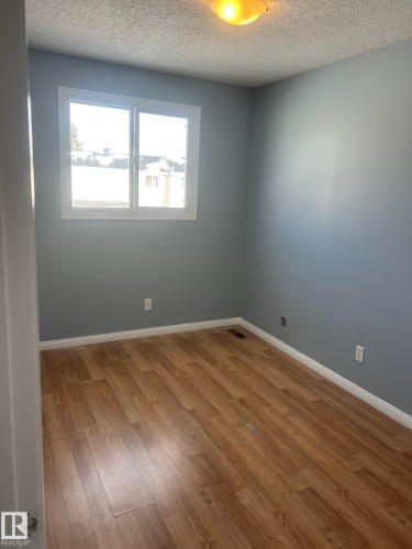 11504 139 Avenue, Edmonton, AB - Indoor Photo Showing Other Room
