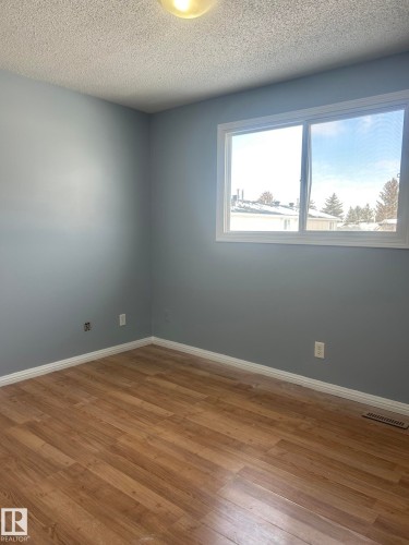 11504 139 Avenue, Edmonton, AB - Indoor Photo Showing Other Room