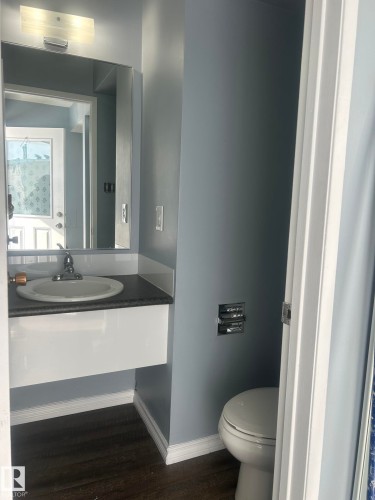 11504 139 Avenue, Edmonton, AB - Indoor Photo Showing Bathroom