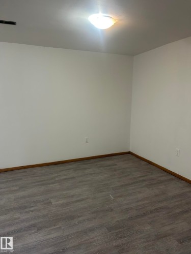11504 139 Avenue, Edmonton, AB - Indoor Photo Showing Other Room