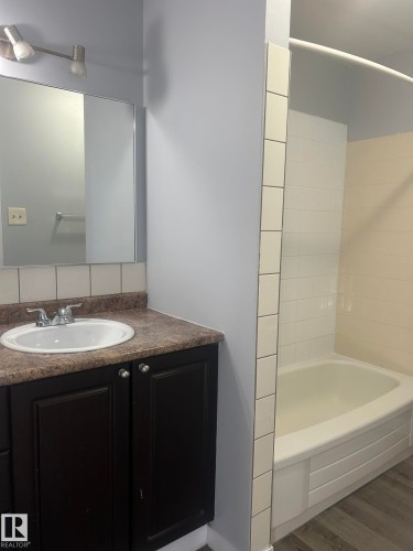 11504 139 Avenue, Edmonton, AB - Indoor Photo Showing Bathroom
