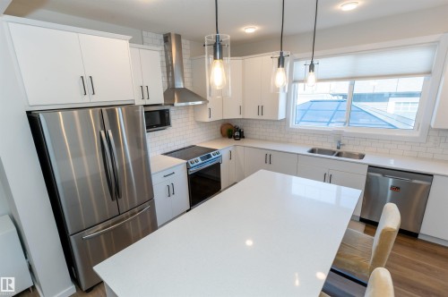 6078 Naden Landing, Edmonton, AB - Indoor Photo Showing Kitchen With Double Sink With Upgraded Kitchen