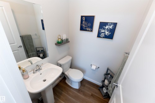 6078 Naden Landing, Edmonton, AB - Indoor Photo Showing Bathroom
