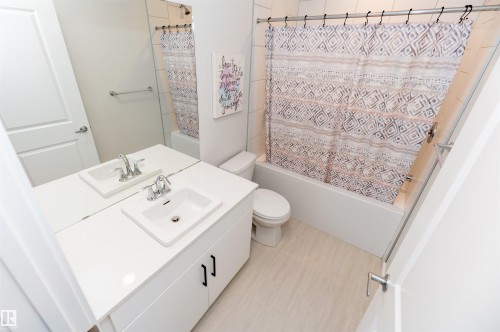 6078 Naden Landing, Edmonton, AB - Indoor Photo Showing Bathroom