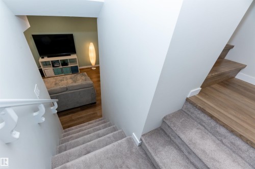 6078 Naden Landing, Edmonton, AB - Indoor Photo Showing Other Room