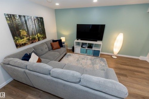 6078 Naden Landing, Edmonton, AB - Indoor Photo Showing Living Room