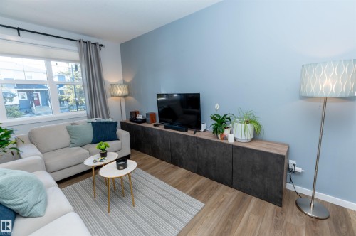 6078 Naden Landing, Edmonton, AB - Indoor Photo Showing Living Room