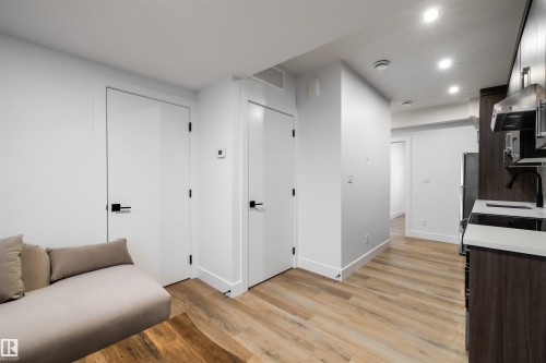 10814 108 Street, Edmonton, AB - Indoor